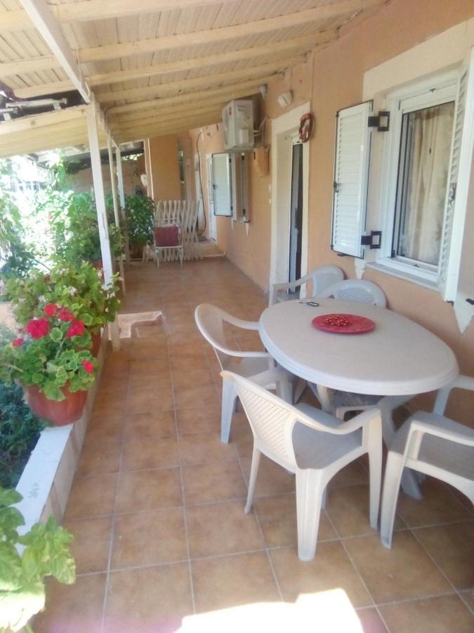 Villa Angela, Traditional Villa In The Village Agios Ioannis Peristeron  Exterior photo